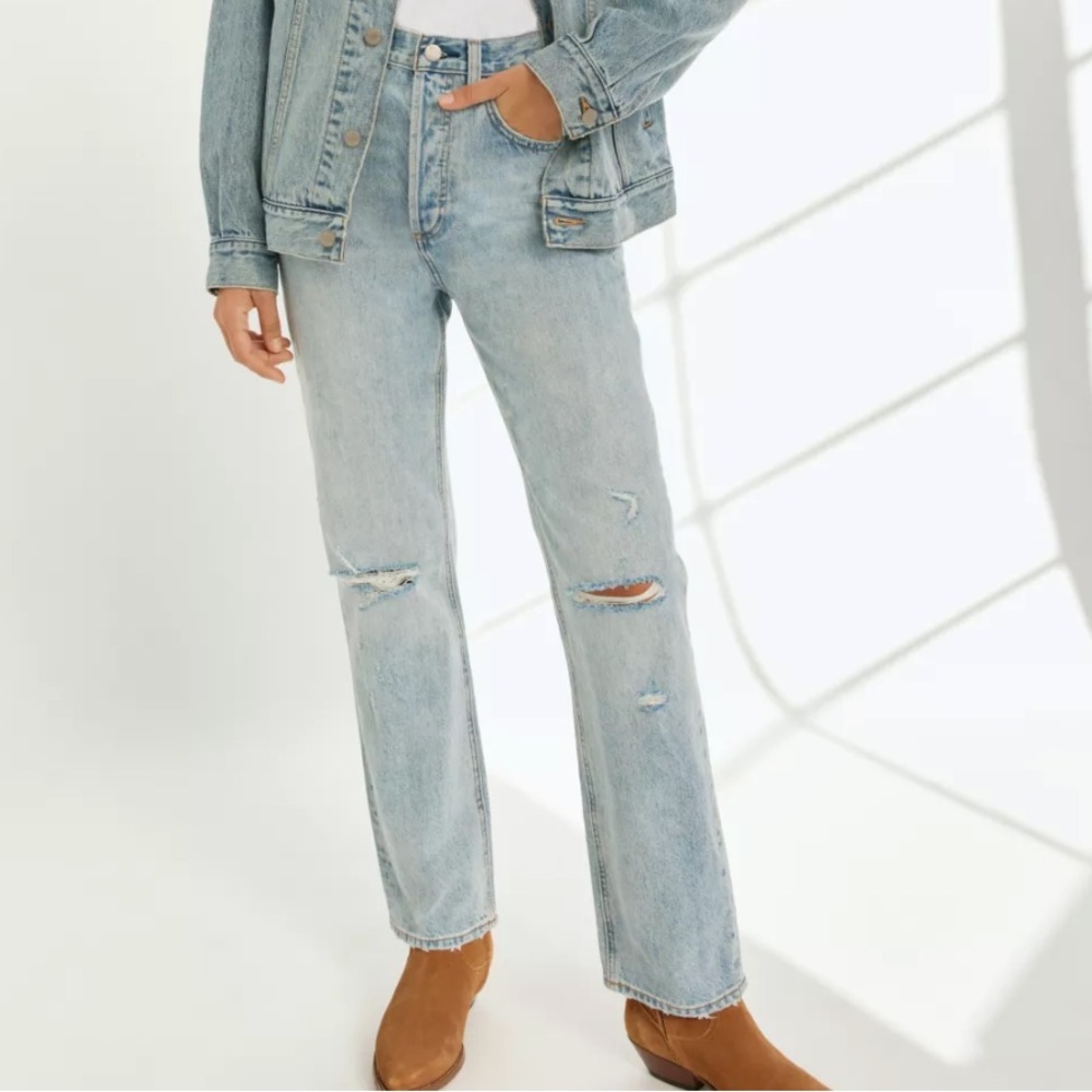 NWOT Aritzia Denim Forum
The Joni High Rise Loose 29L